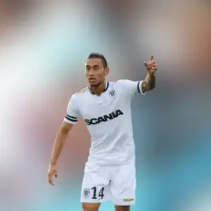 Анже одержал победу над Нантом в 16-м туре Лиги 1. Итог матча 4-1