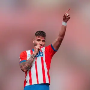 Жирона одержала победу над Реал Сосьедадом в 16-м туре Ла Лиги. Итог матча 1-2