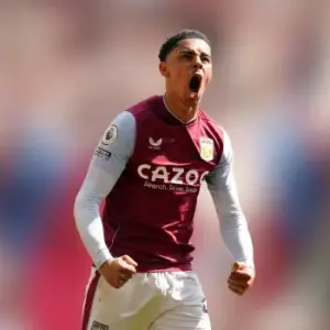 Астон Вилла одержала победу над Манчестером Юнайтед в 17-м туре АПЛ. Итог матча 2-1