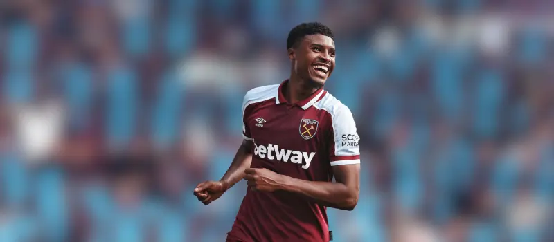 Вест Хэм Юнайтед одержал победу над Тоттенхэмом в 22-м туре АПЛ. Итог матча 1-2