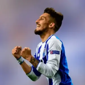 Порту одержал победу над Виторией Гимарайнш в 18-м туре Примейры. Итог матча 0-1