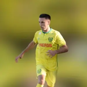 Нант одержал победу над Марселем в 17-м туре Лиги 1. Итог матча 0-2