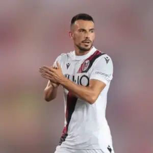 Болонья одержала победу над Вероной в 16-м туре Серии А. Итог матча 2-3