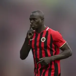 Ничья между Генчлербирлиги и Самсунспором в 18-м туре Турецкой футбольной Суперлиги. Итог матча 1-1