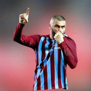 Трабзонспор одержал победу над Коджаэлиспором в 18-м туре Турецкой футбольной Суперлиги. Итог матча 1-2