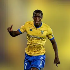 Эшторил одержал победу над Эштрелой в 18-м туре Примейры. Итог матча 0-5