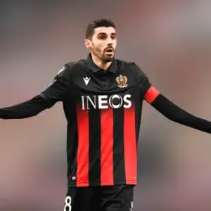 Ничья между Ниццой и Страсбуром в 17-м туре Лиги 1. Итог матча 1-1