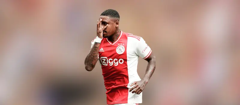 Аякс одержал победу над Волендамом в 20-м туре Эредивизи. Итог матча 2-0