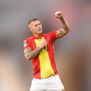 Гоу Эхед Иглс одержал победу над Хераклесом в 24-м туре Эредивизи. Итог матча 4-0