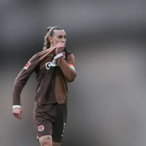 Санкт-Паули одержал победу над Штутгартом в 21-м туре Немецкой Бундеслиги. Итог матча 2-1