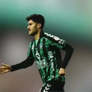 Коджаэлиспор одержал победу над Кайсериспором в 21-м туре Турецкой футбольной Суперлиги. Итог матча 1-2