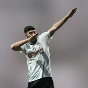 Бешикташ одержал победу над Истанбул Башакшехиром в 22-м туре Турецкой футбольной Суперлиги. Итог матча 2-3