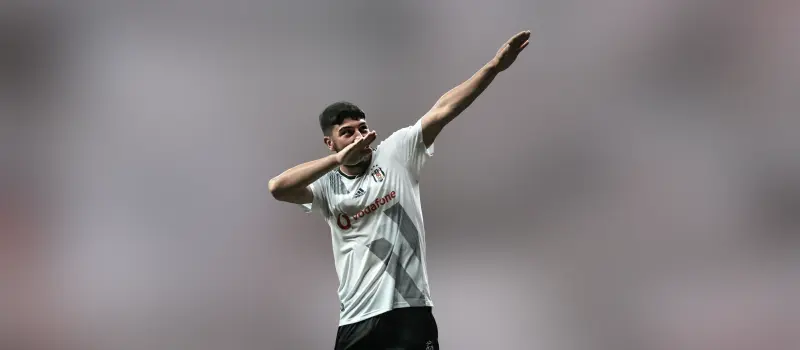 Бешикташ одержал победу над Истанбул Башакшехиром в 22-м туре Турецкой футбольной Суперлиги. Итог матча 2-3