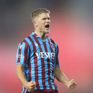 Трабзонспор одержал победу над Газиантепом в 23-м туре Турецкой футбольной Суперлиги. Итог матча 1-2