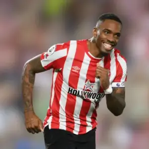 Брентфорд одержал победу над Бернли в 28-м туре АПЛ. Итог матча 3-4