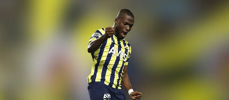 Фенербахче одержал победу над Генчлербирлиги в 21-м туре Турецкой футбольной Суперлиги. Итог матча 3-1