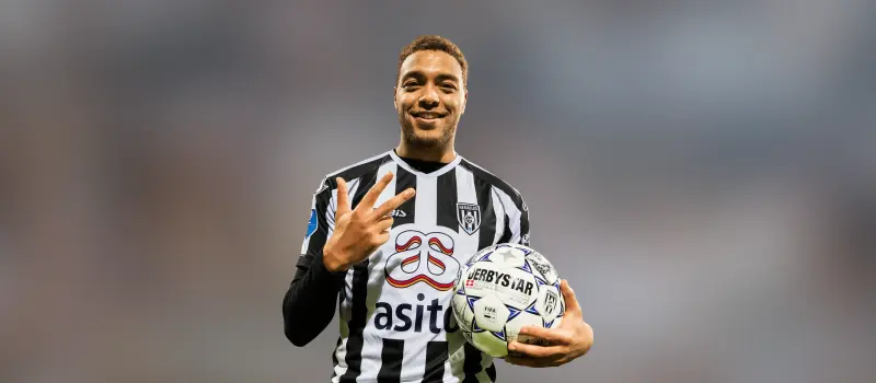 Хераклес одержал победу над Фортуной Ситтард в 21-м туре Эредивизи. Итог матча 2-1