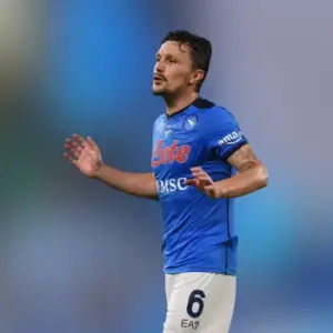 Наполи одержал победу над Вероной в 27-м туре Серии А. Итог матча 1-2