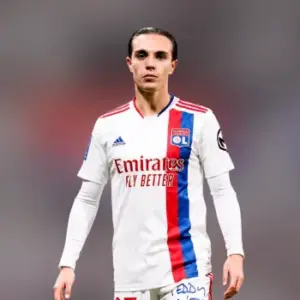 Лион одержал победу над Лиллем в 20-м туре Лиги 1. Итог матча 1-0