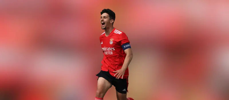 Бенфика одержала победу над Алверкой в 21-м туре Примейры. Итог матча 2-1