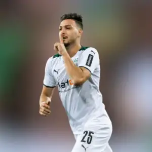 Ничья между Менхенгладбахской Боруссией и Байером в 21-м туре Немецкой Бундеслиги. Итог матча 1-1