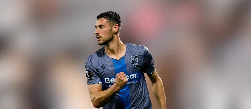 Ничья между Виторией Гимарайнш и Алверкой в 24-м туре Примейры. Итог матча 1-1