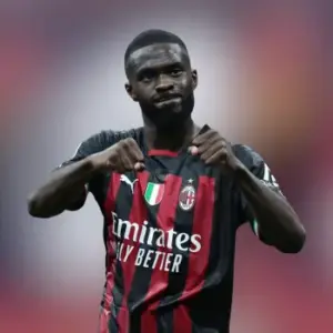 Милан одержал победу над Торино в 30-м туре Серии А. Итог матча 3-2