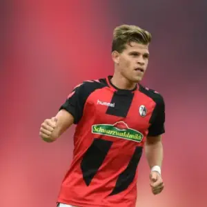 Ничья между Фрайбургом и Байером в 25-м туре Немецкой Бундеслиги. Итог матча 3-3