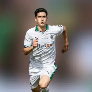 Боруссия Менхенгладбах одержала победу над Санкт-Паули в 26-м туре Немецкой Бундеслиги. Итог матча 2-0