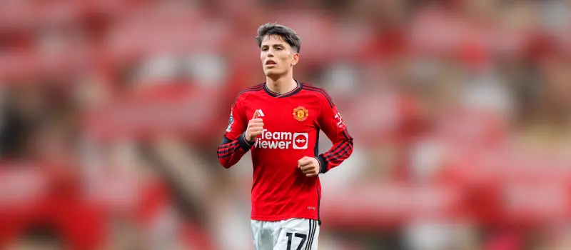 Манчестер Юнайтед одержал победу над Астон Виллой в 30-м туре АПЛ. Итог матча 3-1