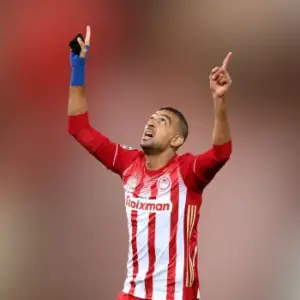 Олимпиакос одержал победу над Пансерраикосом в 23-м туре Греческой футбольной Суперлиги. Итог матча 1-2