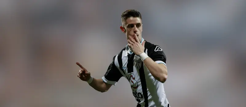 Ничья между Хераклесом и Эксельсиором в 28-м туре Эредивизи. Итог матча 1-1