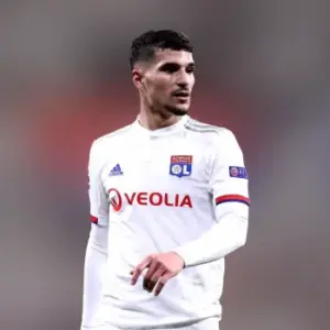 Ничья между Лионом и Парижем в 25-м туре Лиги 1. Итог матча 1-1