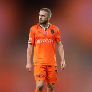 Ничья между Истанбул Башакшехиром и Антальяспором в 27-м туре Турецкой футбольной Суперлиги. Итог матча 0-0