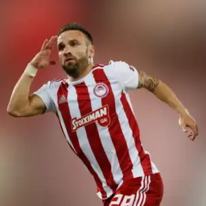 Олимпиакос одержал победу над ОФИ в 25-м туре Греческой футбольной Суперлиги. Итог матча 0-3