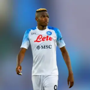 Наполи одержал победу над Кальяри в 30-м туре Серии А. Итог матча 0-1