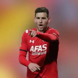 АЗ одержал победу над Хераклесом в 27-м туре Эредивизи. Итог матча 4-0