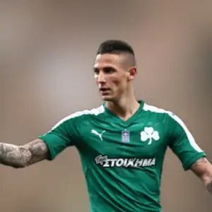 Ничья между Левадиакосом и Арисом в 1-м туре Греческой футбольной Суперлиги. Итог матча 1-1