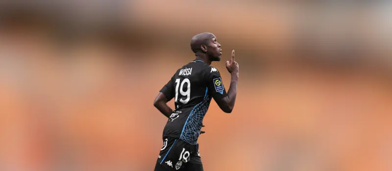 Ничья между Лорьяном и Парижем в 28-м туре Лиги 1. Итог матча 1-1