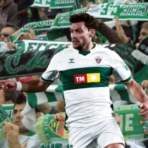 Эльче одержал победу над Мадридским Атлетико в 33-м туре Ла Лиги. Итог матча 3-2