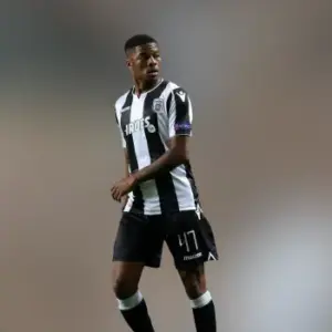 Ничья между ПАОКом и Панатинаикосом в 1-м туре Греческой футбольной Суперлиги. Итог матча 0-0