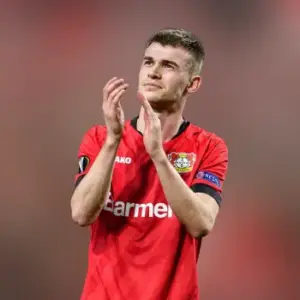 Байер одержал победу над Дортмундской Боруссией в 29-м туре Немецкой Бундеслиги. Итог матча 0-1