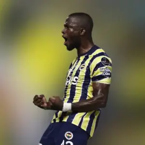 Фенербахче одержал победу над Кайсериспором в 29-м туре Турецкой футбольной Суперлиги. Итог матча 0-4