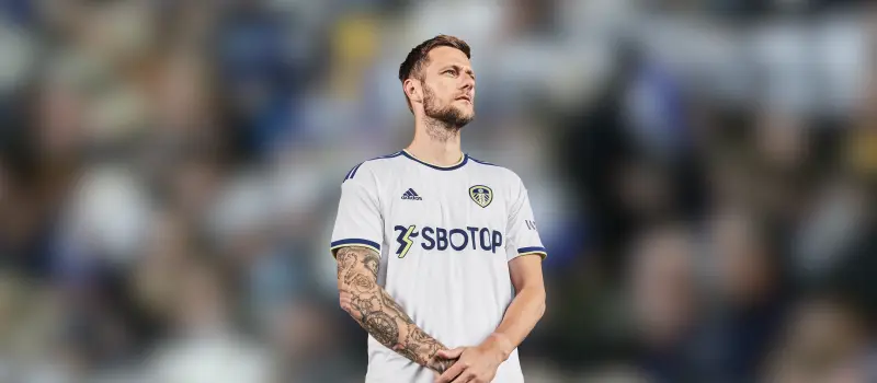 Лидс Юнайтед одержал победу над Манчестером Юнайтед в 32-м туре АПЛ. Итог матча 1-2