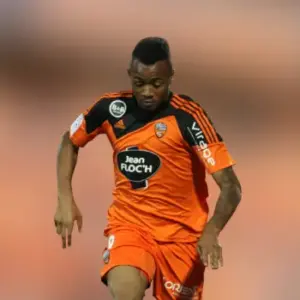 Лорьян одержал победу над Марселем в 30-м туре Лиги 1. Итог матча 2-0