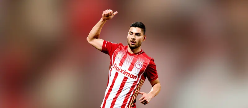 Олимпиакос одержал победу над Панатинаикосом в 2-м туре Греческой футбольной Суперлиги. Итог матча 0-2