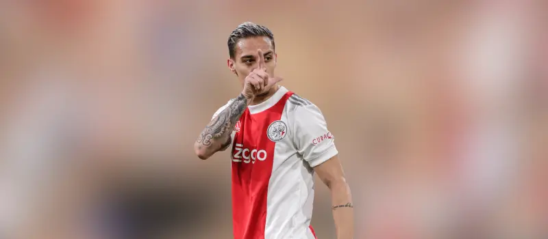 Аякс одержал победу над Бредой в 31-м туре Эредивизи. Итог матча 0-2