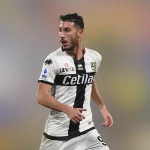 Ничья между Пармой и Наполи в 32-м туре Серии А. Итог матча 1-1