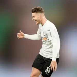 Ничья между Менхенгладбахской Боруссией и Майнцом в 30-м туре Немецкой Бундеслиги. Итог матча 1-1