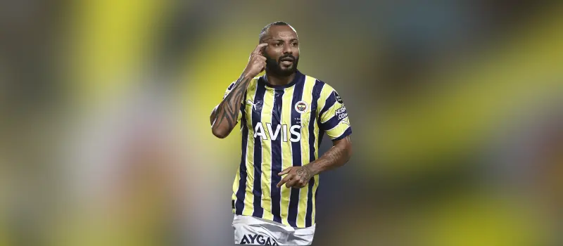 Фенербахче одержал победу над Бешикташем в 28-м туре Турецкой футбольной Суперлиги. Итог матча 1-0